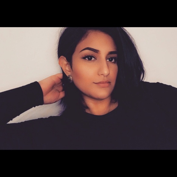 Meet your Posher, Batool - Picture 1 of 1